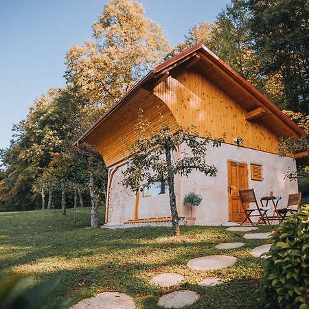Sleeping With Bees - Tourist Farm Muha Apartment Grosuplje Exterior foto