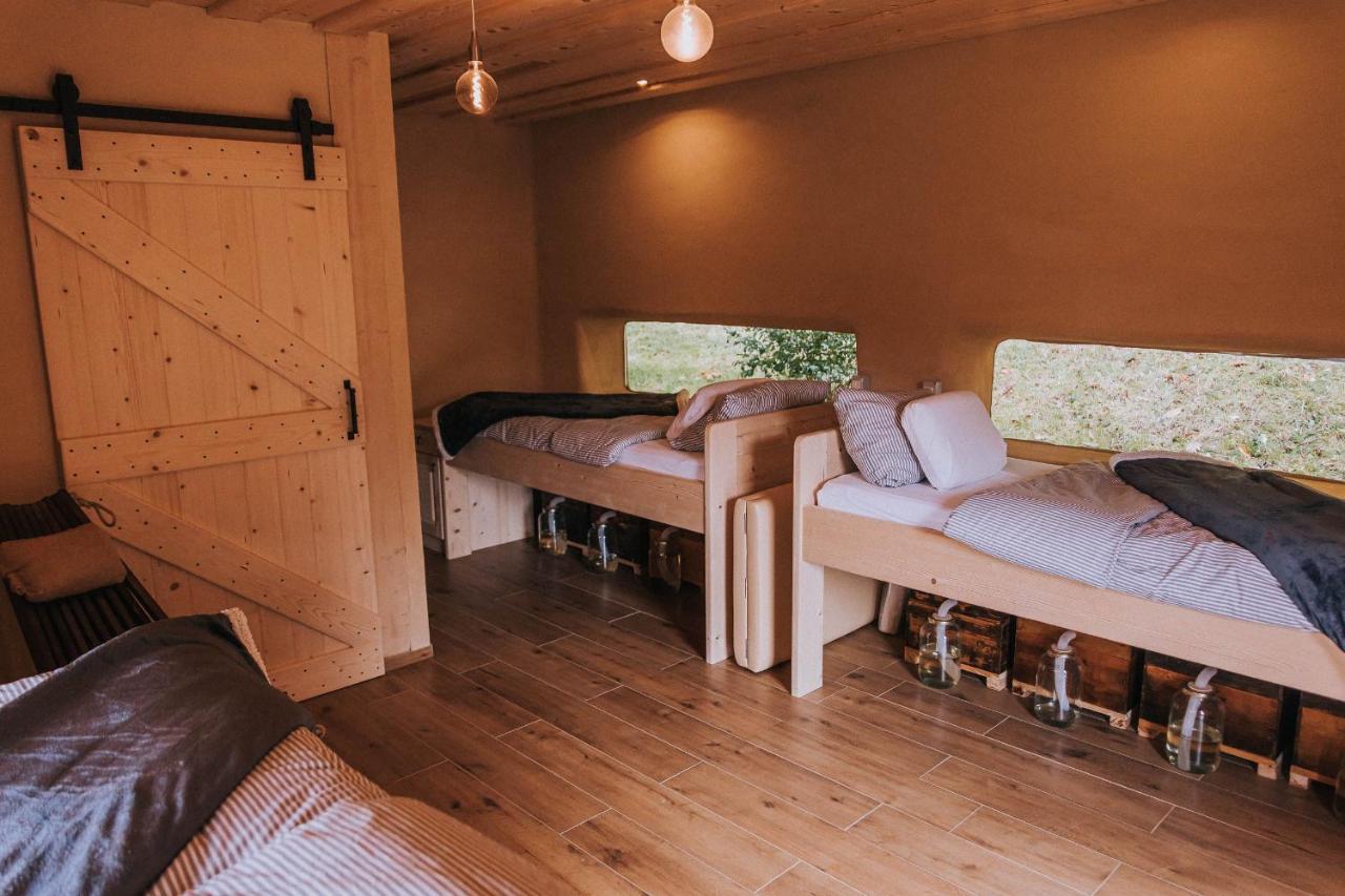Sleeping With Bees - Tourist Farm Muha Apartment Grosuplje Exterior foto