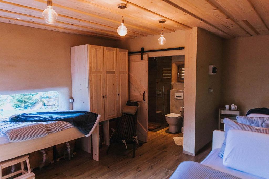 Sleeping With Bees - Tourist Farm Muha Apartment Grosuplje Exterior foto