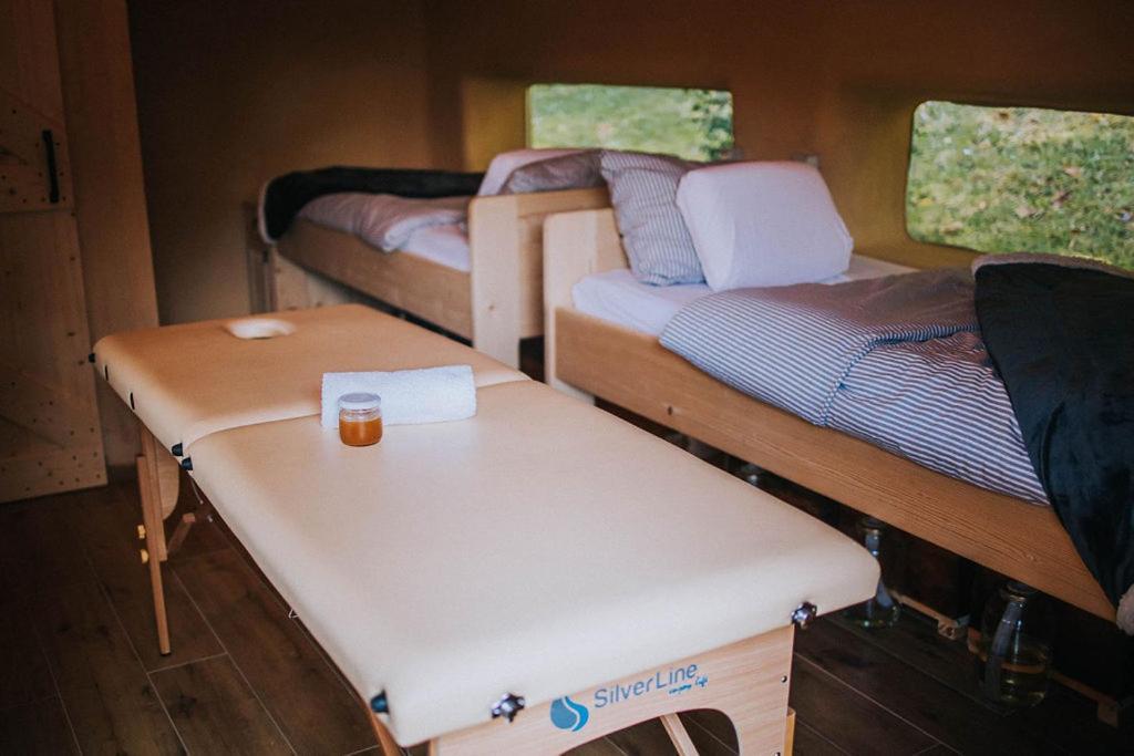 Sleeping With Bees - Tourist Farm Muha Apartment Grosuplje Exterior foto