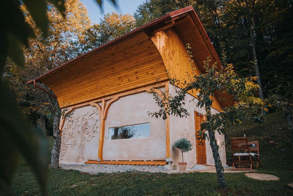 Sleeping With Bees - Tourist Farm Muha Apartment Grosuplje Exterior foto