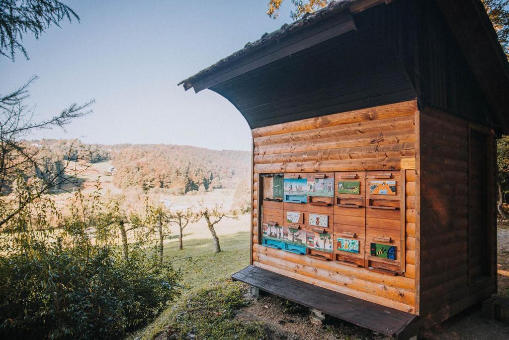 Sleeping With Bees - Tourist Farm Muha Apartment Grosuplje Exterior foto