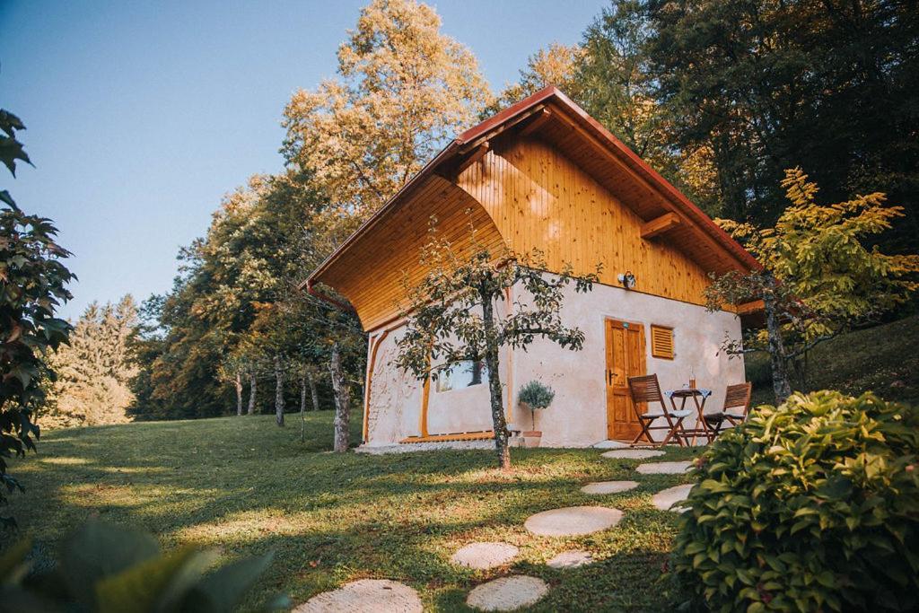 Sleeping With Bees - Tourist Farm Muha Apartment Grosuplje Exterior foto